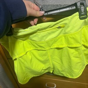 Neon yellow speed up 2.5 inseam lululemon
